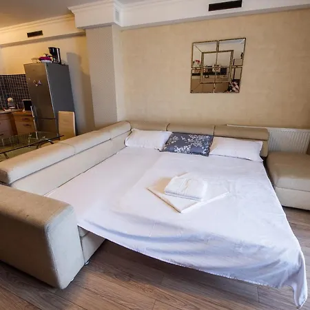 Solid Apartment Mamaia