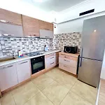 Solid Mamaia