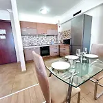 Solid Apartment *