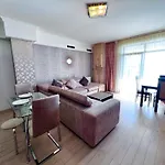 Solid Apartment *