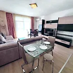 Solid Mamaia