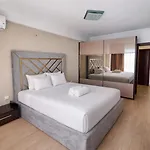 Solid Apartment