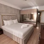 Solid Apartment Mamaia