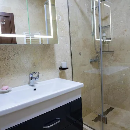 Solid Apartment Mamaia