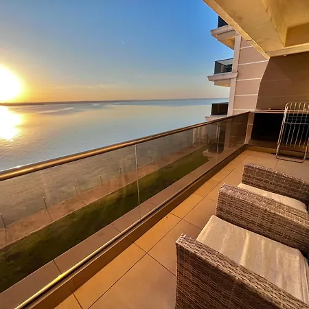 Solid Apartment *