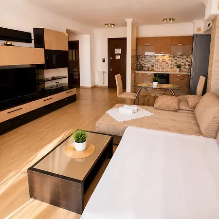 Solid Apartment Mamaia