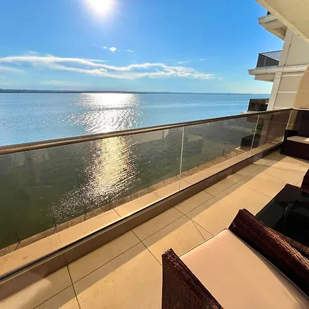 Solid Apartment *